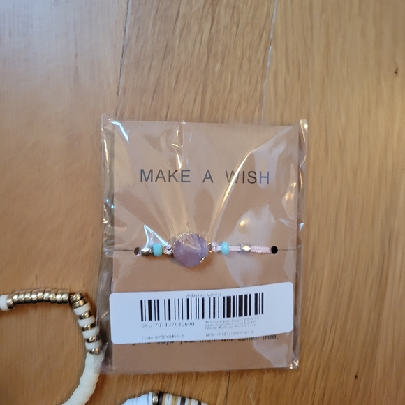 Bracelets - Picture 2 of 4